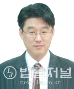 신희섭 정치학 박사/한국지정학연구원 선임연구위원/베리타스법학원전임