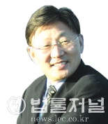 오시영 전 숭실대 법대 교수 / 변호사 / 시인