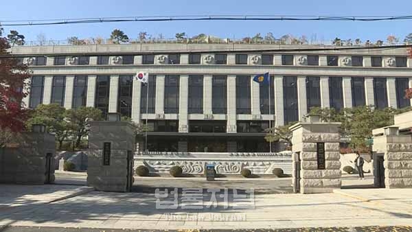 헌재 “국회 정보위원회 회의 비공개는 위헌”